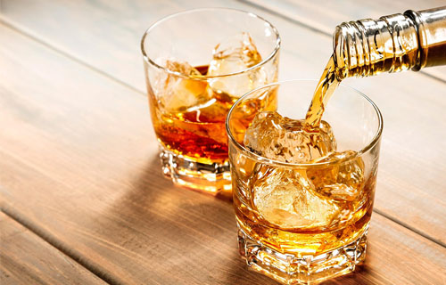So sánh rượu whisky và cognac, những đặc trưng riêng của 2 loại này